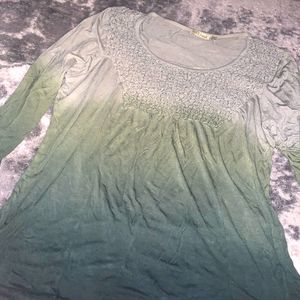 b friends green ombré top